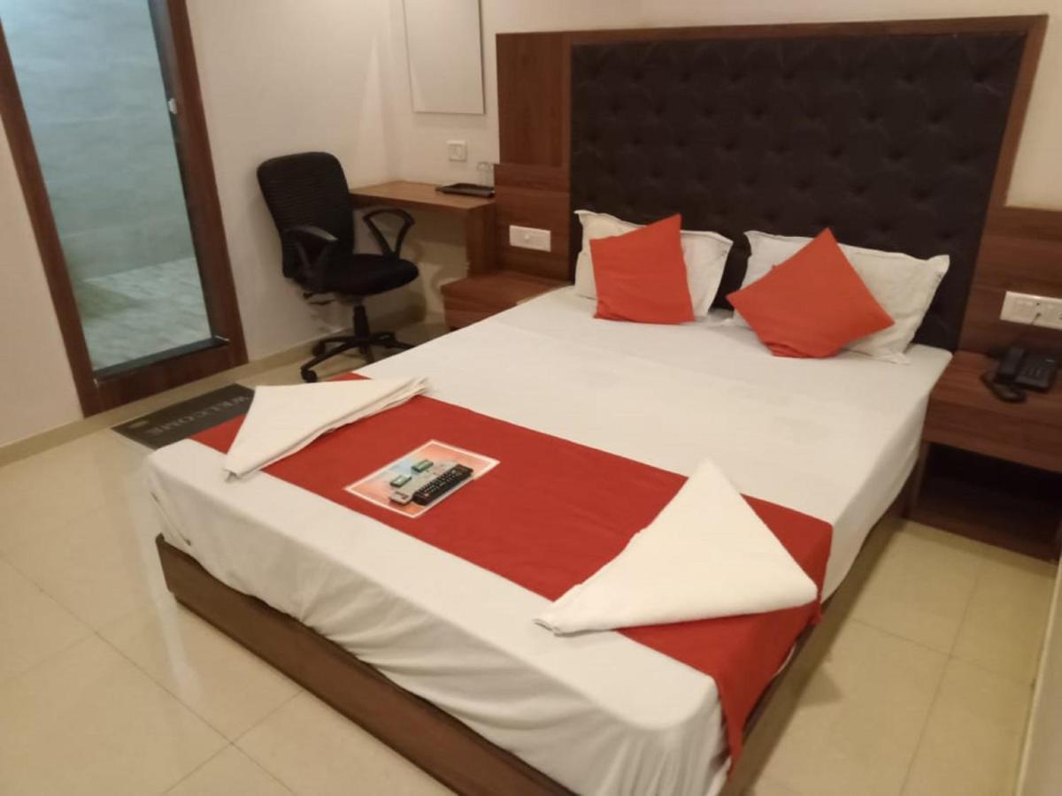 Hotel Sai Deep Lodging By Wb Inn Navi Mumbai Exterior photo
